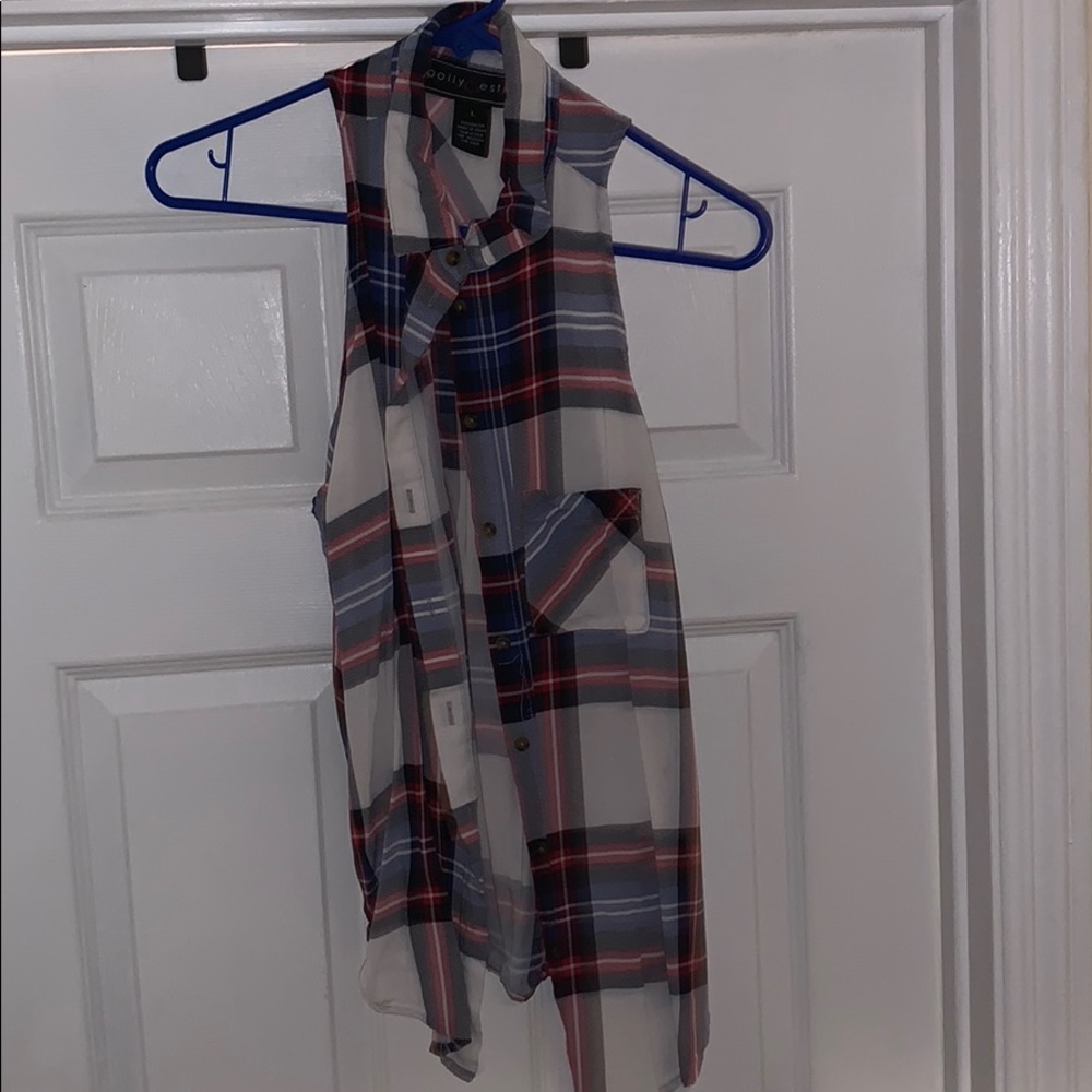 Plaid tank top😍😍😍